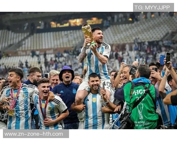 弗兰克盛赞梅西为最佳球员期待罗德里未来成为顶级教练